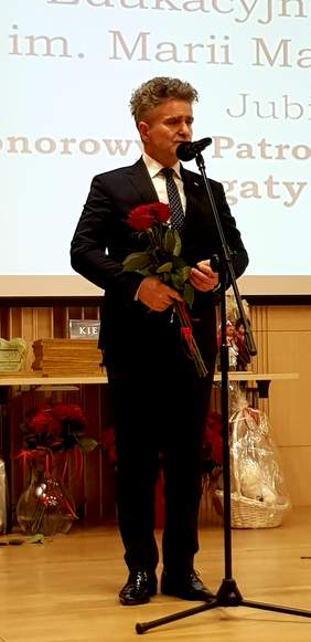 Pokaż zdjęcie: Senator Krzysztof Słoń przemawia