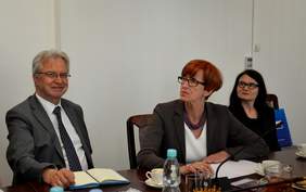 Minister Elżbieta Rafalska, Pełnomocnik Rządu ds. Osób Niepełnosprawnych Krzysztof Michałkiewicz, po. Prezesa Zarządu Dorota Habich