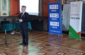 Pokaż zdjęcie: Senator Krzysztof Słoń dziękował wszystkimi wyróżnionym