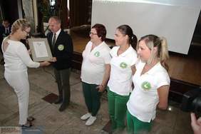 Laureaci konkursu podczas odbierania nagród