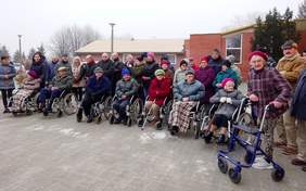 Podopieczni placówki, zgromadzeni na uroczystości