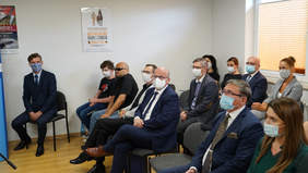 Pokaż zdjęcie: W uroczystości otwarcia nowej siedziby oddziału PIP brali udział m.in. przedstawiciele Kujawsko-Pomorskiego Oddziału PFRON