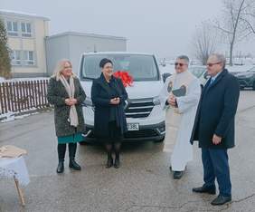 Pokaż zdjęcie: Oddział Świętokrzyski PFRON dofinansował zakup samochodu kwotą ponad 108 tyś zł