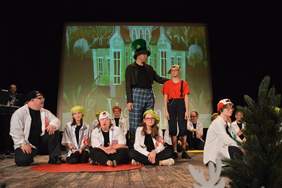Pokaż zdjęcie: Występy z okazji 10 - lecia Teatrzyku Integracyjnego