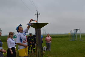 Pokaż zdjęcie: Zapalenie znicza olimpijskiego