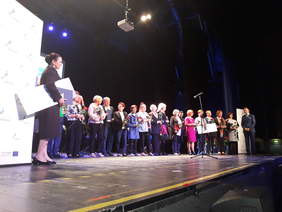 Pokaż zdjęcie: Laureaci konkursu w pełnym składzie