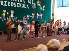 Pokaż zdjęcie: Występ przedszkolaków SOSW
