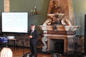 Pokaż zdjęcie: Gościem spotkania był senator Krzysztof Słoń 