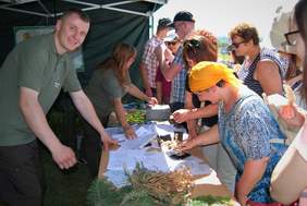 Pokaż zdjęcie: Atrakcje na stoisku Nadleśnictwa Stary Sącz