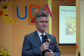 Pokaż zdjęcie: Senator Krzysztof Słoń przemawia