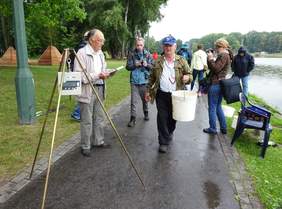 Pokaż zdjęcie: Ważenia złowionych ryb podczas XIV Zawodów Wędkarskich