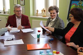 Pokaż zdjęcie: Zawarcie umów