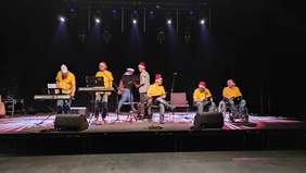 Pokaż zdjęcie: Bronek Band na scenie