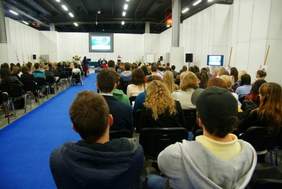 Pokaż zdjęcie: Konferencja „Pomóżmy lepiej żyć”