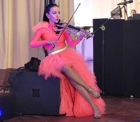 Pokaż zdjęcie: Występy skrzypaczki