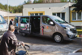 Pokaż zdjęcie: Mikrobus dla Domu Pomocy Społecznej "Jawor" w Jałówce.