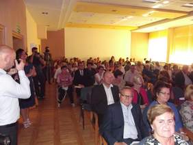 Pokaż zdjęcie: Uczestnicy uroczystości