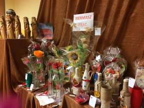 Pokaż zdjęcie: Prace osób niepełnosprawnych przekazane na Bal Charytatywny