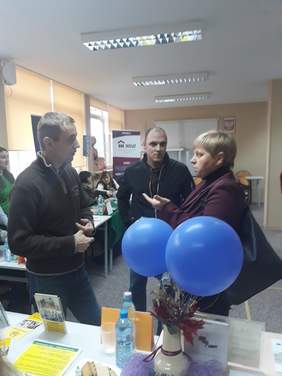 Pokaż zdjęcie: uczestnicy Targów - fot. Świętokrzyska OHP 