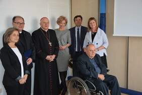 Pokaż zdjęcie: Zaproszeni goście i przedstawiciele Fundacji