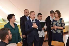 Pokaż zdjęcie: oficjalna częśc uroczystości powitanie gości przez Prezesa PSONI w Zgierzu 