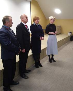 Pokaż zdjęcie: Konferencja Stowarzyszenia „Promyk” z Gostwicy podsumowująca projekt „Potrafię                             i pomagam” dla terapeutów warsztatów terapii zajęciowej