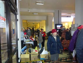 Pokaż zdjęcie: Świąteczny kiermasz w Urzędzie Marszałkowskim