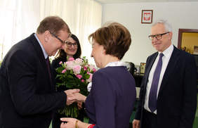 Pokaż zdjęcie: Zastepcy Prezesa Zarządu PFRON gratulują nowej pani minister Marlenie Maląg