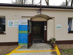 Pokaż zdjęcie: Siedziba Ośrodka Wsparcia i Testów w Krakowie przy ulicy Podchorążych 3.