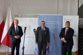 Pokaż zdjęcie: Briefing prasowy z udziałem Ministra Pawła Wdówika, Wojewody Pomorskiego Dariusza Drelicha oraz Dyrektora Oddziału Pomorskiego PFRON Dariusza Majorek.