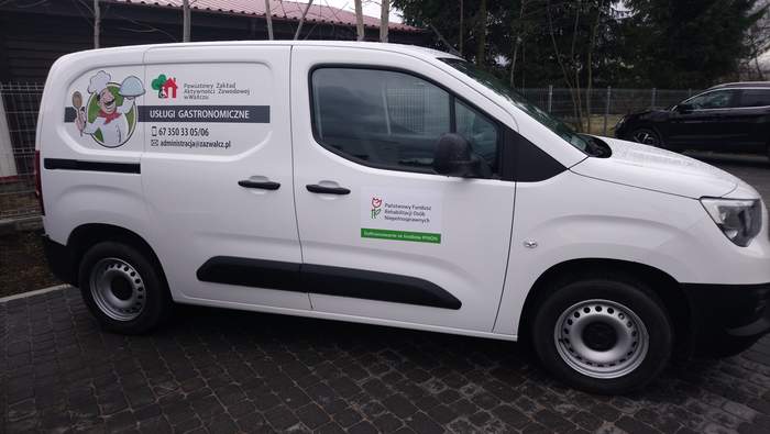 Pokaż zdjęcie: W ramach programu można ubiegać się o dofinansowanie do zakupu pojazdów