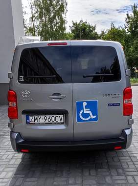 Pokaż zdjęcie: Tył nowego pojazdu marki Toyota