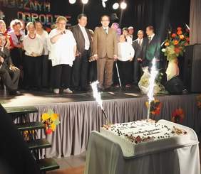 Pokaż zdjęcie: występ artystyczny uczestników WTZ 