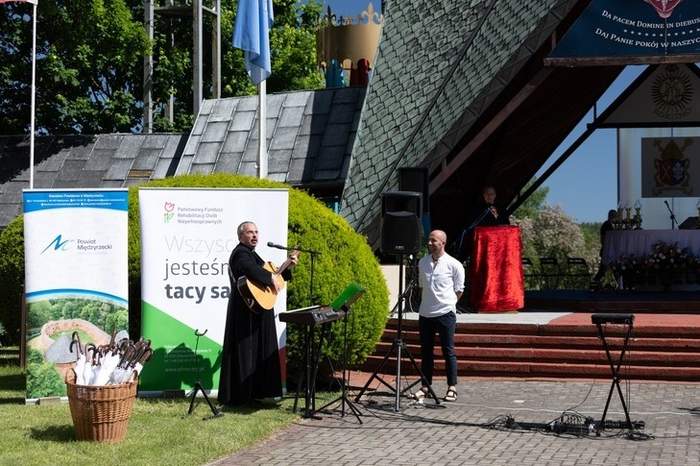 Pokaż zdjęcie: Pielgrzymka Chorych i Niepełnosprawnych do Rokitna