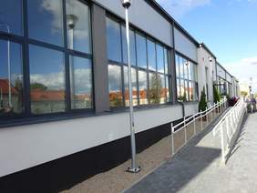 Pokaż zdjęcie: Budynek Centrum z zewnątrz