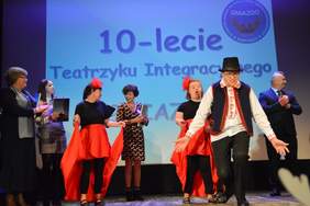 Pokaż zdjęcie: Występy z okazji 10 - lecia Teatrzyku Integracyjnego