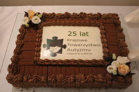 Pokaż zdjęcie: Tor z okazji jubileuszu Krajowego Towarzystwa Autyzmu Oddział w Lublinie
