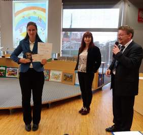 Pokaż zdjęcie: Wręczenie nagród opolskiego etapu XV Ogólnopolskiego Konkursu Plastycznego „Sztuka Osób Niepełnosprawnych”