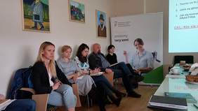 Pokaż zdjęcie: Uczestnicy spotkania grupy roboczej ds. Osób z Zespołem Downa w Oddziale Małopolskim PFRON