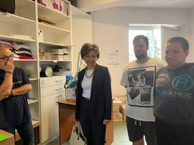 Prezes Marlena Maląg z pracownikami