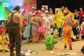 Pokaż zdjęcie: Uczestnicy XV Międzynarodowego Dnia Osób Niepełnosprawnych w Koninie