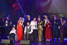 Pokaż zdjęcie: Koncert piosenek francuskich z okazji Dnia Godności Osób z Niepełnosprawnościami w Operze Nova w Bydgoszczy