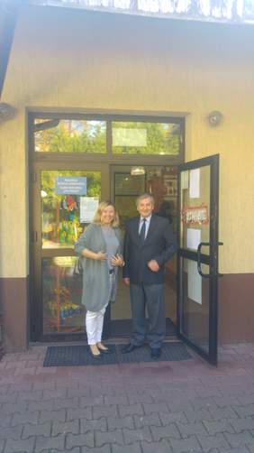 Pokaż zdjęcie: Kierownik WTZ Anetta Stekla i Dyrektor Oddziału Śląskiego PFRON Jan Wroński