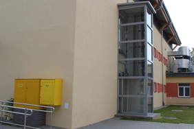 Pokaż zdjęcie: Winda do obiektu