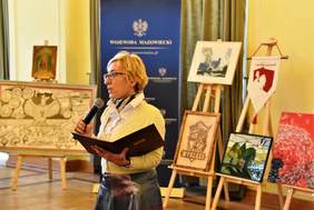 Pokaż zdjęcie: Dyrektor Oddziału Mazowieckiego wita laureatów