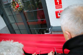 Pokaż zdjęcie: Uroczyste przecięcie wstęgi