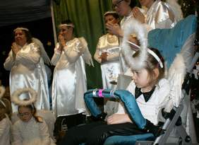 Pokaż zdjęcie: Jasełka w wykonaniu podopiecznych Stowarzyszenia „Promyk”