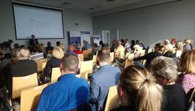Pokaż zdjęcie: Licznie zgromadzeni uczestnicy konferencji