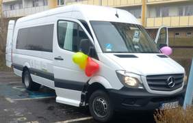 Pokaż zdjęcie: Autobus dla uczestników Domu nauki i Rehabilitacji dla Dzieci Niepełnosprawnych Jastrzębie Zdrój