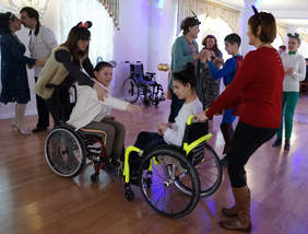 Pokaż zdjęcie: Bal karnawałowy zorganizowany przez Stowarzyszenia "Nadzieja" w Nowym Sączu